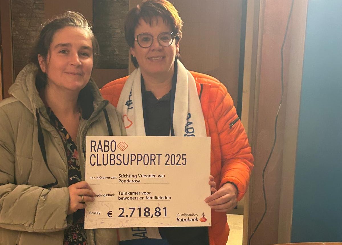 Flinke cheque voor Pondarosa van Rabo Clubsupport